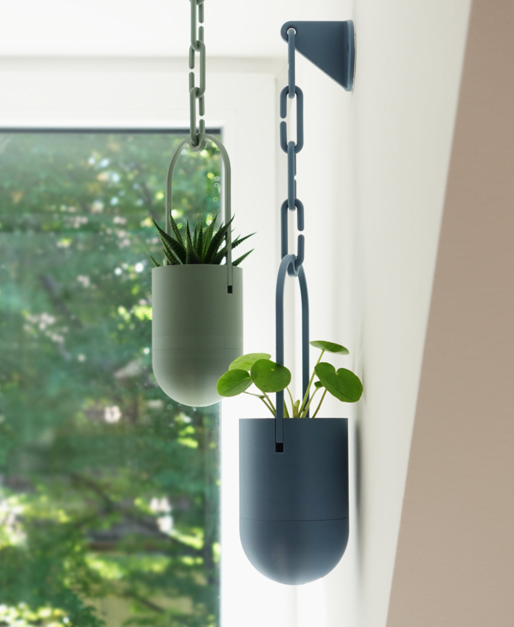 Hanging planter